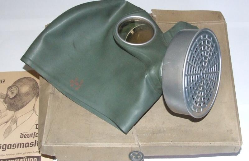 German VM37 Luftschutz Gas Mask - Complete